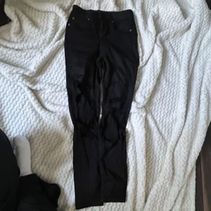 Håliga jeans - Coola å håliga jeans