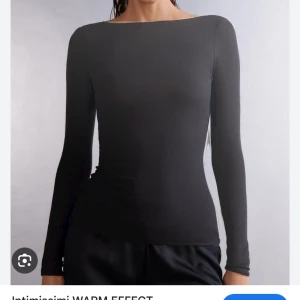 Intimissimi tröja  - Säljer min intimissimi tröja i bra skick. Inga hål eller liknande. Rensar ❤️ passar till allt 