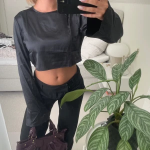 Svart topp - Helt ny!