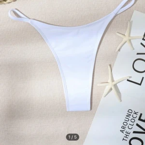 Bikiniunderdel  - Tyvärr för liten för mej, jätte söt och bra att ha för att matcha med olika toppar🥰endast testad! Använd gärna köp nu