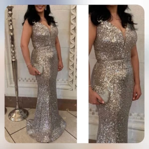 Festklänning  - Storlek: 38,40 Plats: Södertälje  Pris: 1100kr 