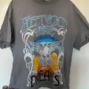 Graphictshirt med Fleetwood Mac tryck