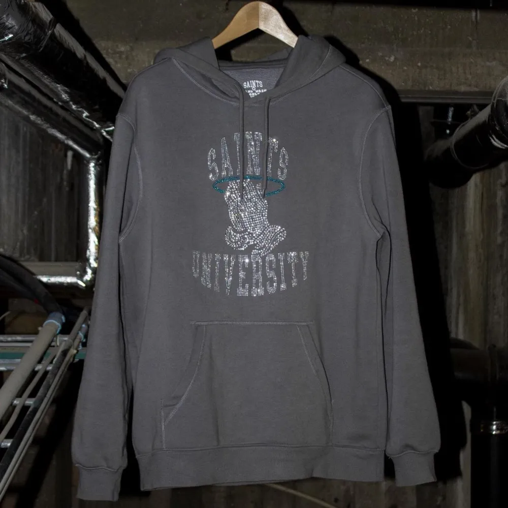 Saints university hoodie, mörkgrå och i bra skick. Unisex. Hoodies.
