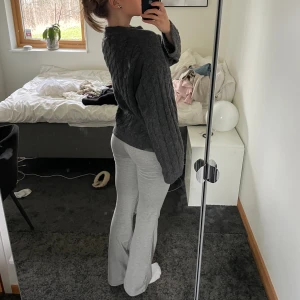 Stickad tröja - Sätter min jättesköna stickade tröja💕hör gärna av dig om du har fler frågor💕