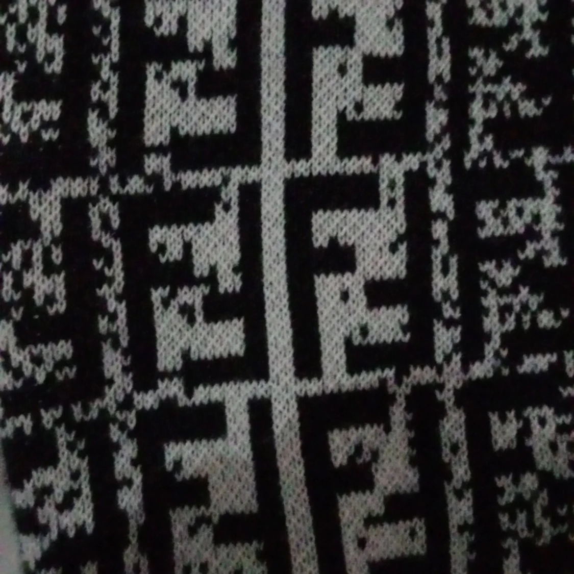 Exklusiv ull tröja ny - 91