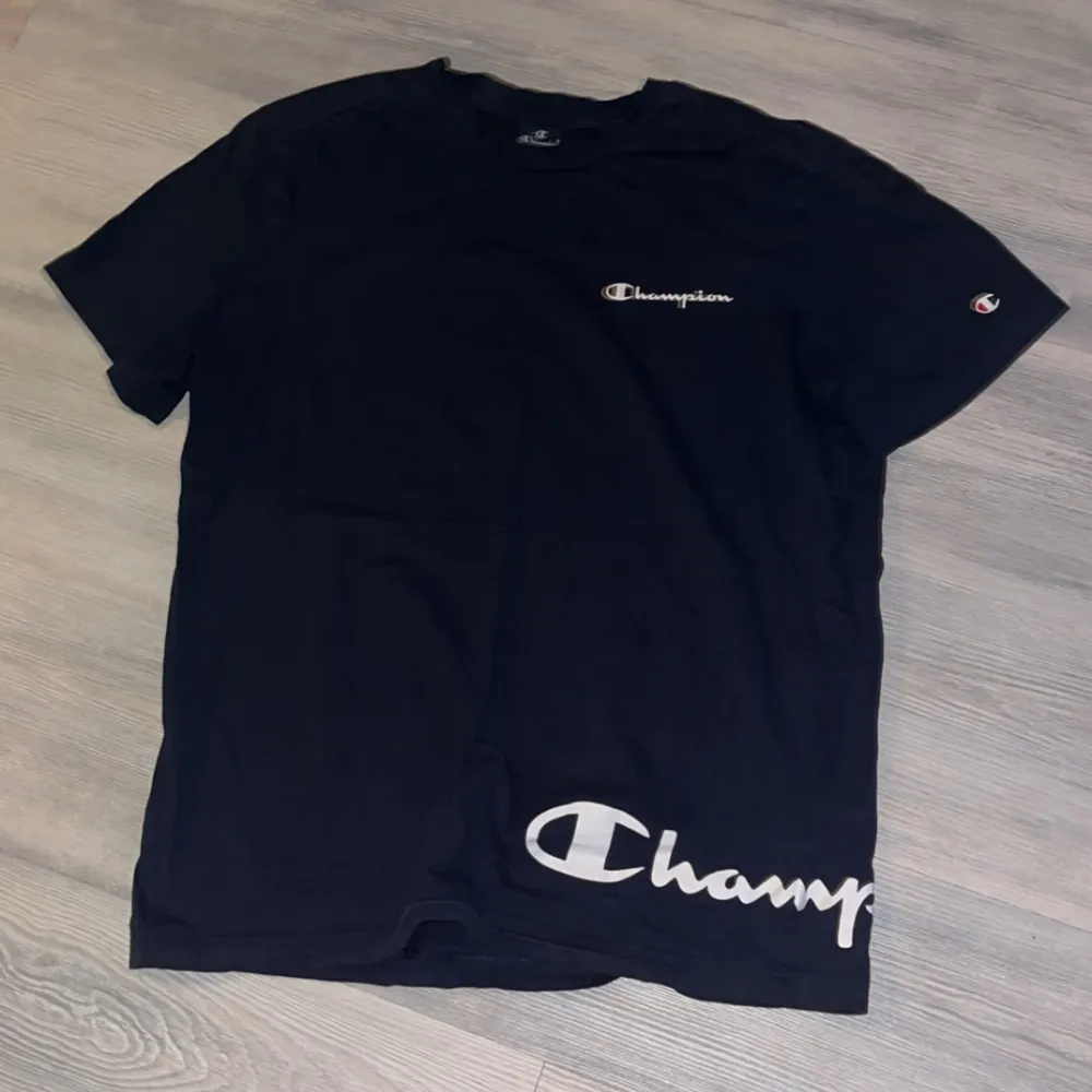 Champion tröja.. T-shirts.