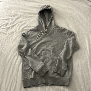 Hoodie - Grå hoddie från H&M i storlek xs🤗