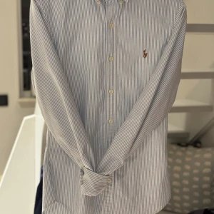 Ralph lauren Skjorta - Ralph Lauren Skjorta Bomull Slim fit Storlek; S Nypris; 1700/1800, 