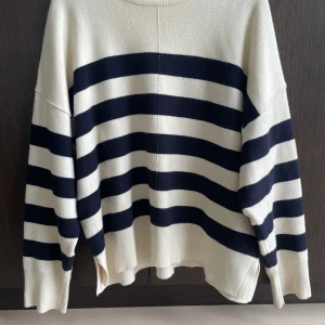 Stickad tröja - Snygg stickad tröja från Zara!!