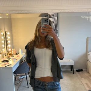 Kofta  - Super söt kofta som jag inte andvänt speciellt mycket därav säljer jag den❤️❤️kom privat för min information🥰