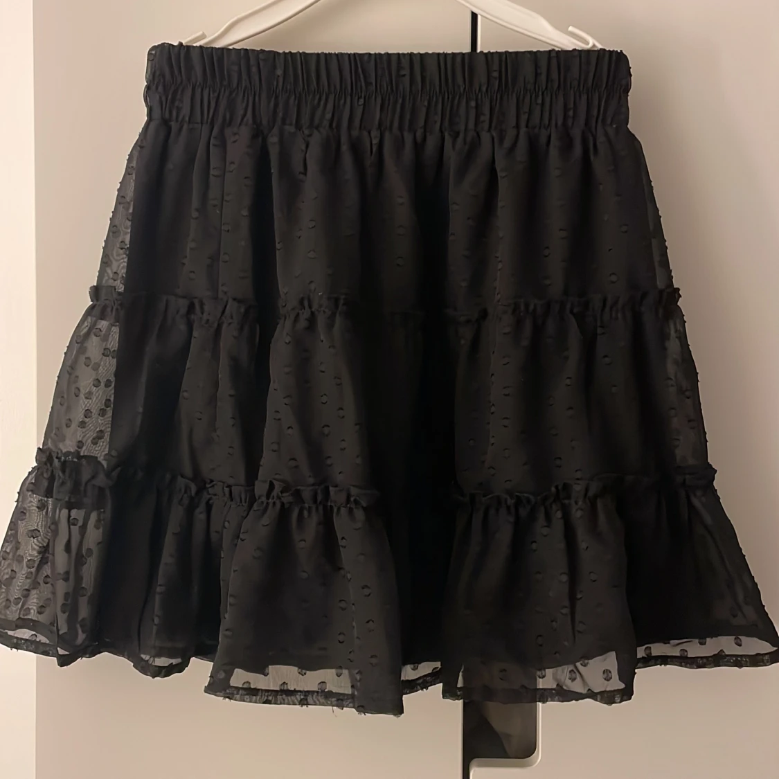 Svart volangkjol - 90