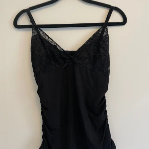 Svart linne  - Mjuk,tunn