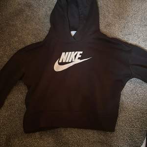 Fin hoodie från Nike i nyskick✨strl 156-166