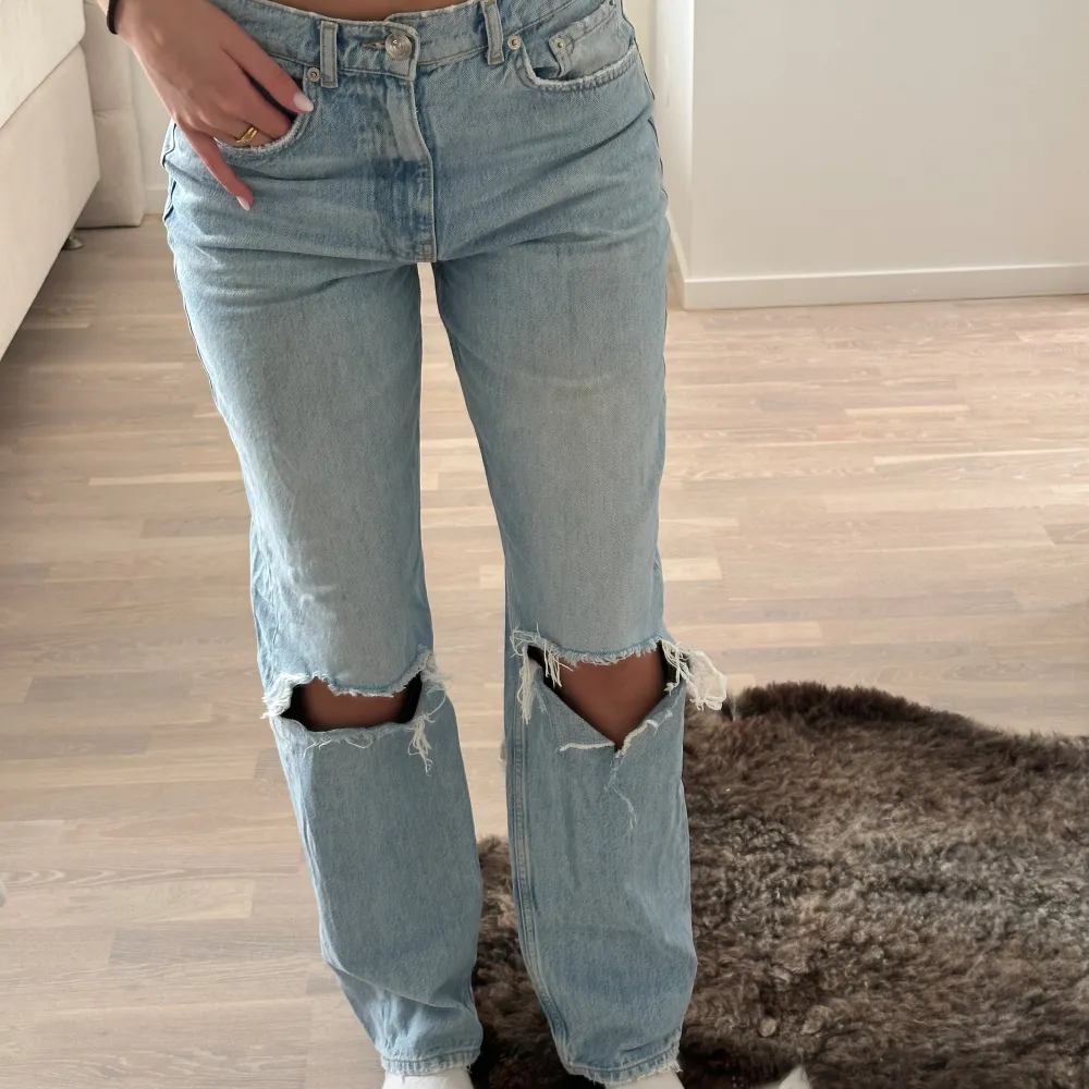 Jeans från Gina tricot, storlek 36. . Jeans & Byxor.