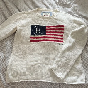 Stickad tröja  - Vintage stickad tröja från bondelid. Fint skick. Storlek s. 