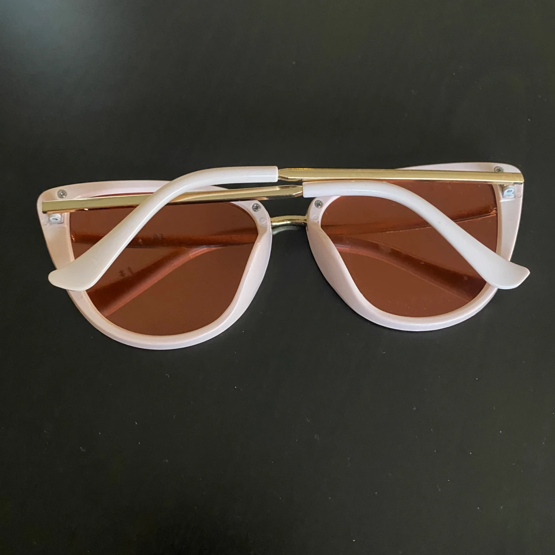 Rosa solgalsögon  - 90