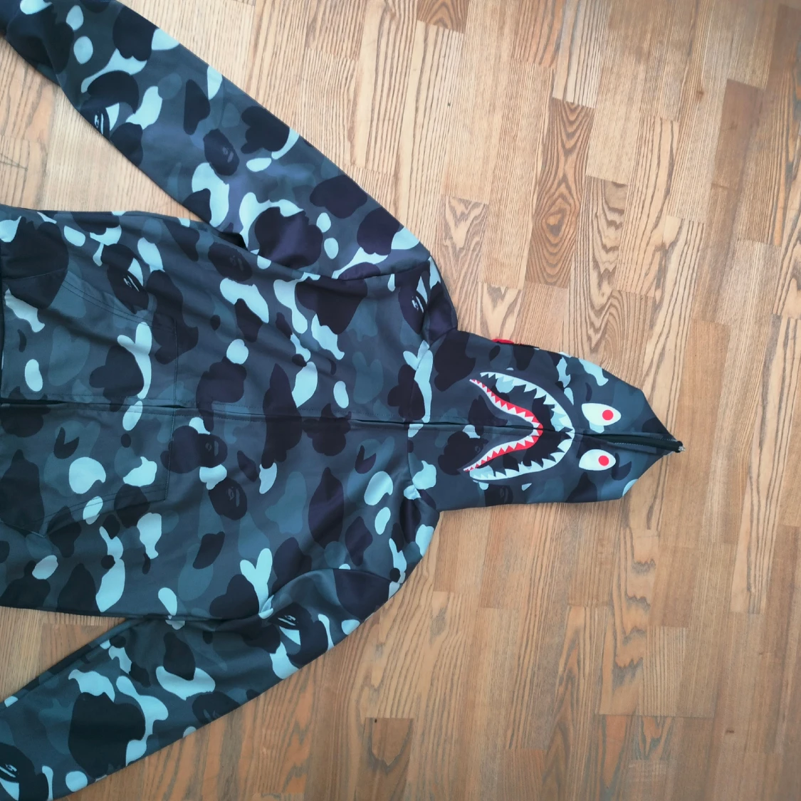 Grå bape kofta. - 90