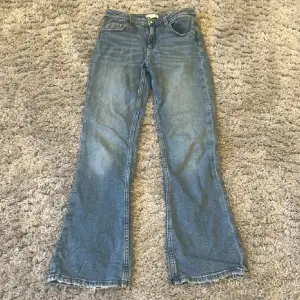 Low waist bootcut jeans från gina young i strl 152. Säljer pga de är försmå. Nypris: 299kr Mitt pris: 129