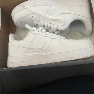 Air force 1 - AF1 i storlek 41. Nästan aldrig använda. 