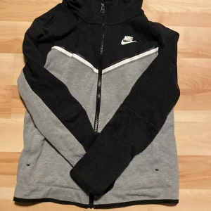 Nike tech - Bra skick använd 5 gånger 