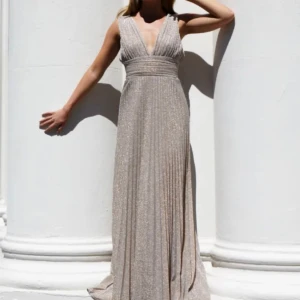 Klänning Lovisa Barkman - Fin balklänning från Lovisa barkmans kollektion med Bubbleroom. Går ej att köpa på sidan längre