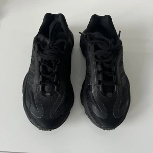 Adidas sneakers 👟  - Säljer mina sneakers 👟 från Adidas.  Helt nya!  Ordpris 1295kr 