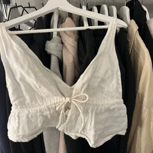 Topp - Söt topp från bikbok, använd några gånger Köparen står för frakt 