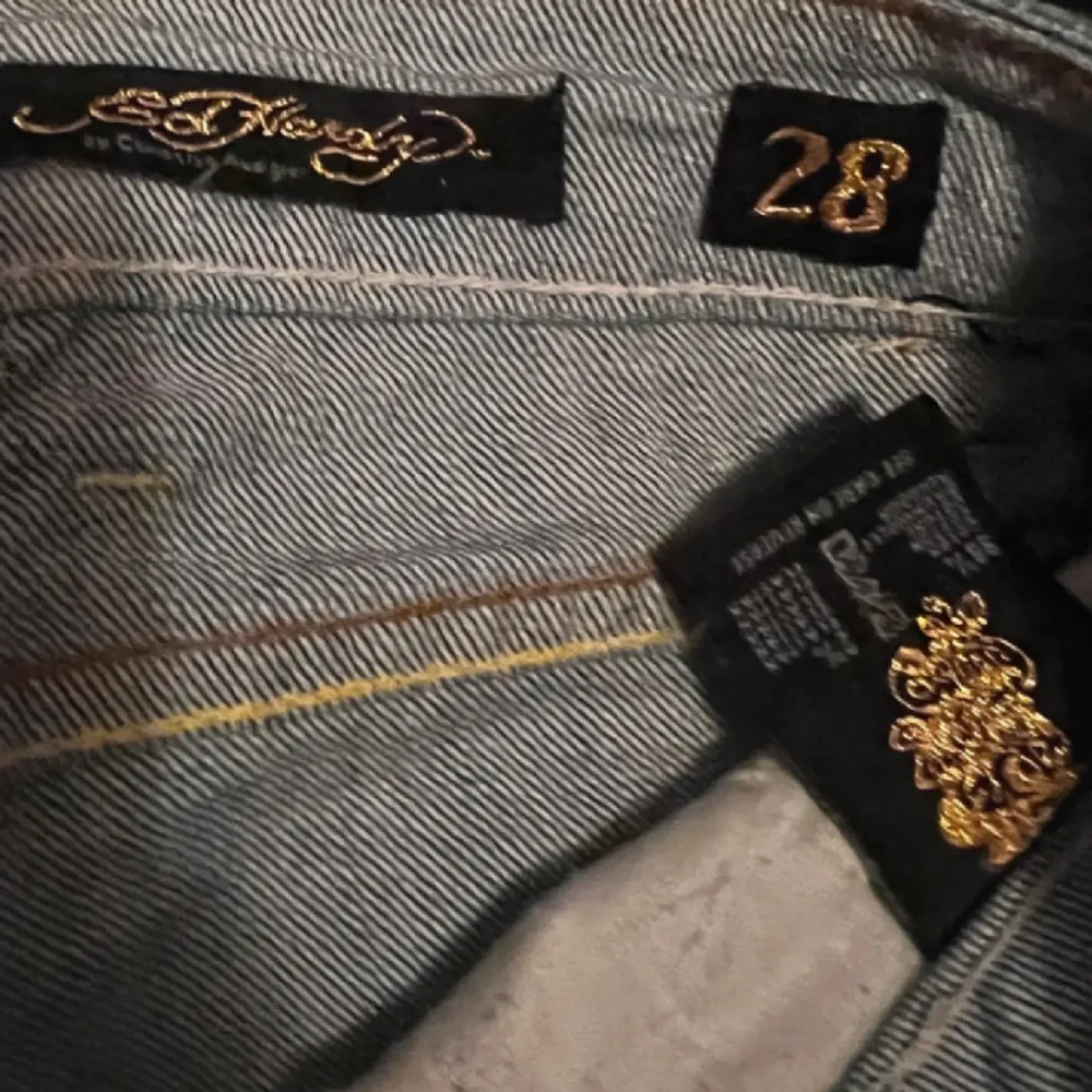 Y2K Ed Hardy Vintage Tattoo Wear Tiger Embroidered Jean. Inga defekter storlek 28. Rare find går för $90 . Jeans & Byxor.