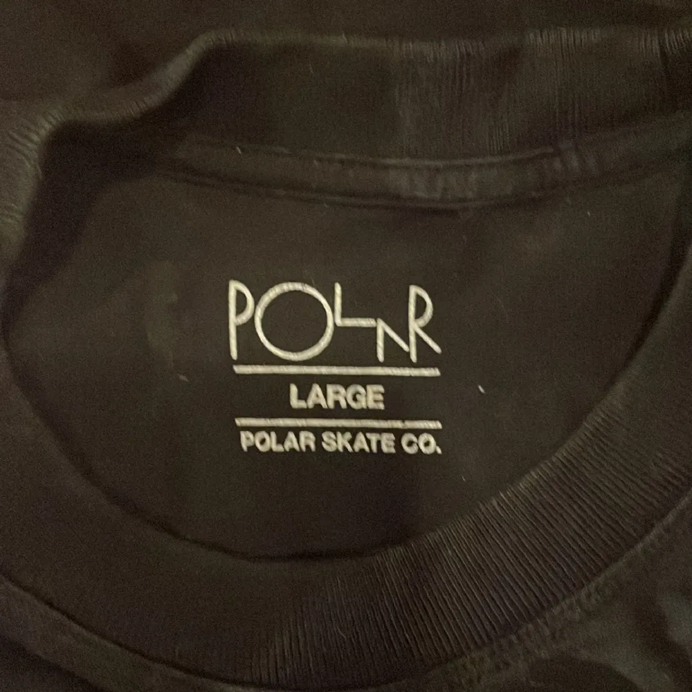 Polar tröja i storlek L Köpt för 500kr⚡️ köparen står för frakt Ställ gärna frågor om ni har några💓. T-shirts.