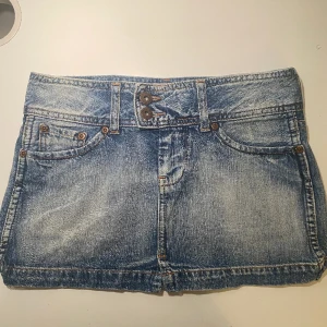 Pepe jeanskjol - Sååååp söt jeanskjol från pepe jeans som TYVÄRR är för liten för mig!
