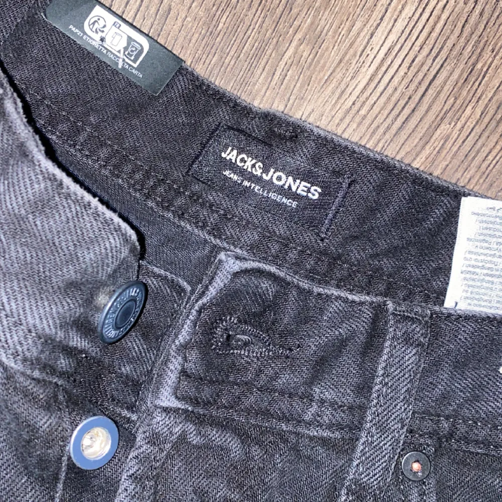 Helt nya Jack & Jones jeans. Ny pris 650kr mitt pris 139kr.. Jeans & Byxor.