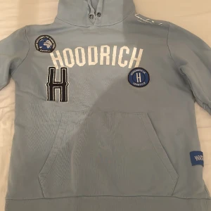 Hoodrich - Säljer hoodrich hoodie pga liten skick 10/10 hör av er vid flera frågor
