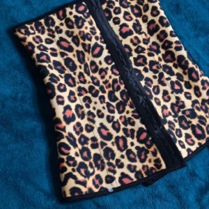 Leopard korsett  - Jätte fin leopard korsett, storlek XS 
