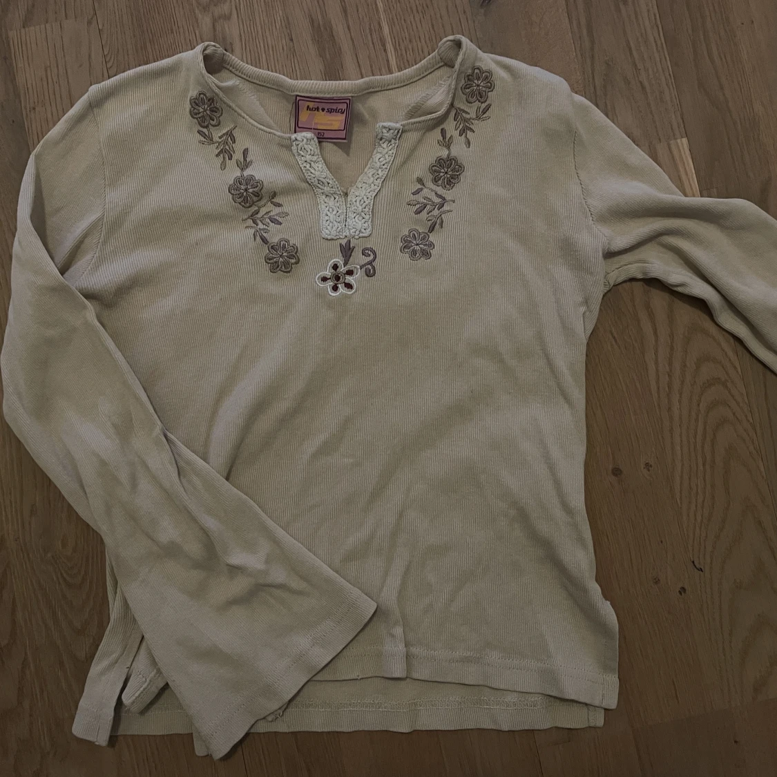 Långärmad beige tröja - 90