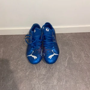 Puma fotbollsskor - Puma fotbollsskor nu till våren/sommaren. Spela med dom för 2 årsen ses med tiden blev dom bara små.