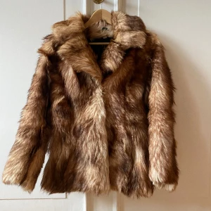 Beige pälsjacka  - Köpt vintage för 1800kr 