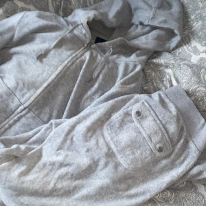 Grått juicy - Säljer mitt super fina juicy sett! Strl S