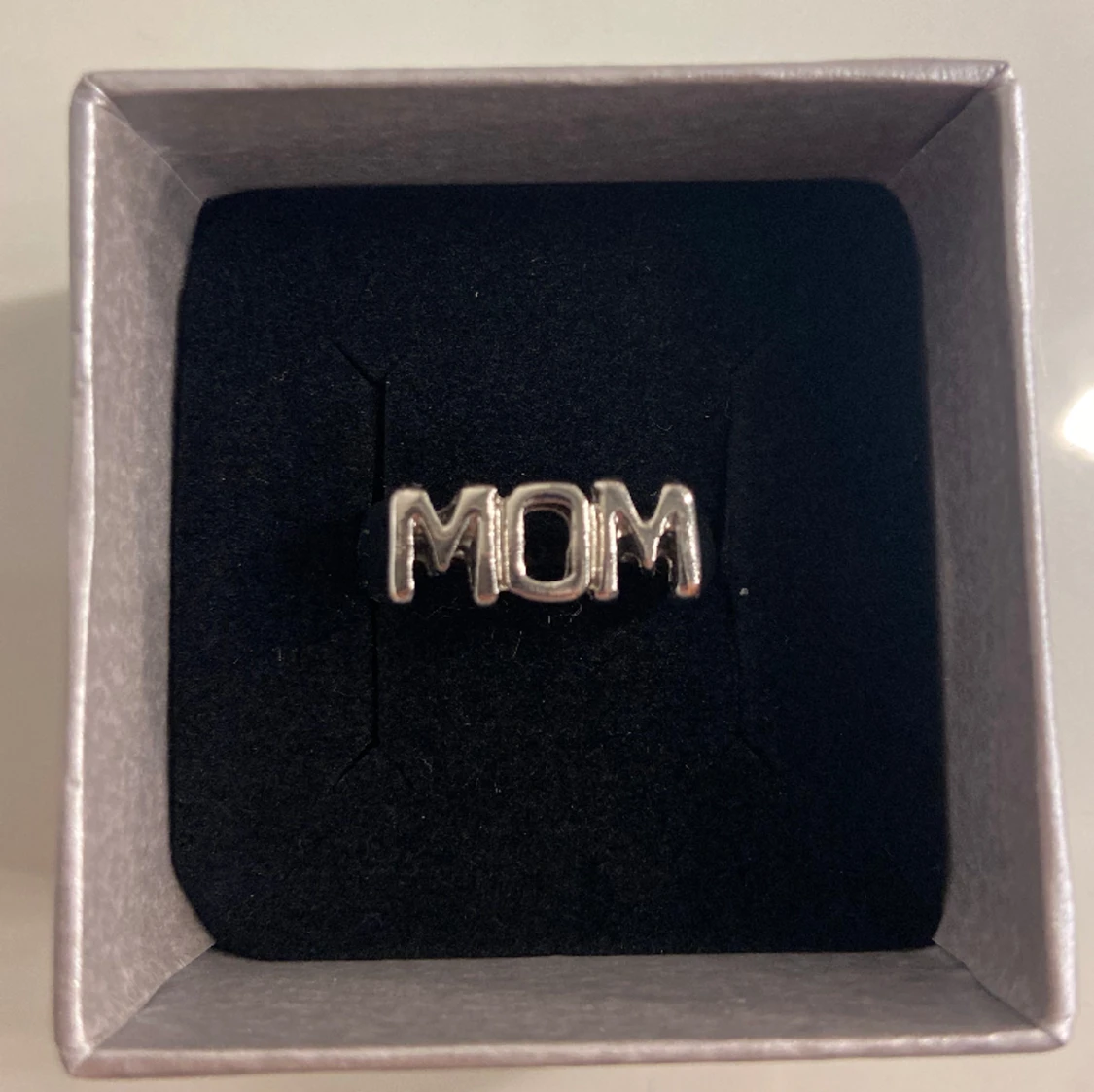 ”MOM” ring  - 90