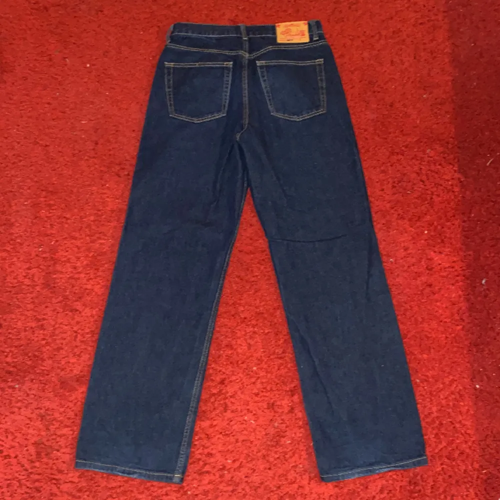Mörkblåa jaded London jeans, väldigt bra skick, supersnygg passform. Jeans & Byxor.
