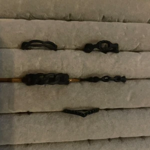 Svarta ringar  - Svarta ringar i olika storlekar 