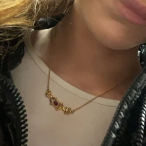 Guld halsband  - Jätte fint guldhalsband som är jätte fint 