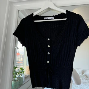 Stickad topp  - Så fin topp använd 1 gång 💕