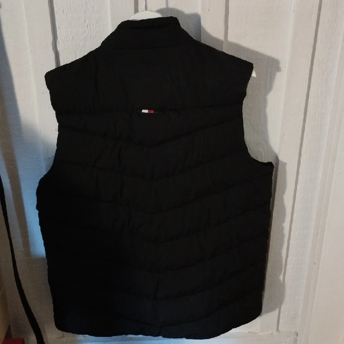 Oanvänd/nyskick Tommy Hilfiger väst - 90