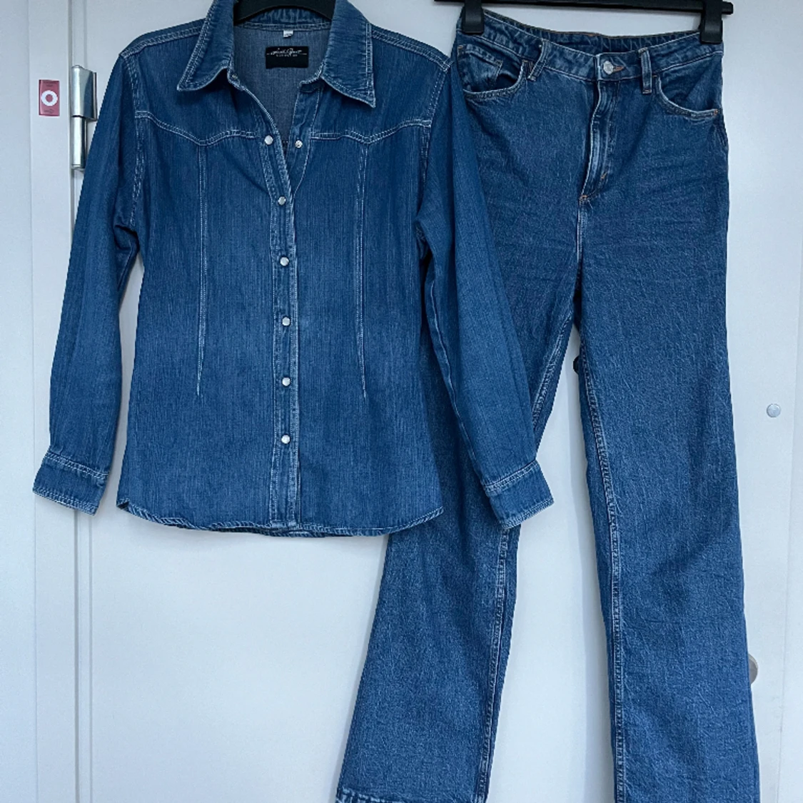 Jeansskjorta & jeans / jeansset