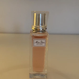 Miss dior parfym - Endast testad!⭐️rose’s n rose Nypris 560kr✨