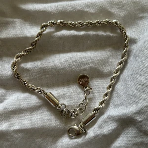 Armband  - Gulligt armband från Snö. Nypris 249kr. 