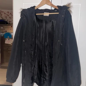 Gravid jacka - Använd ett fåtalgånger. Nästan som ny