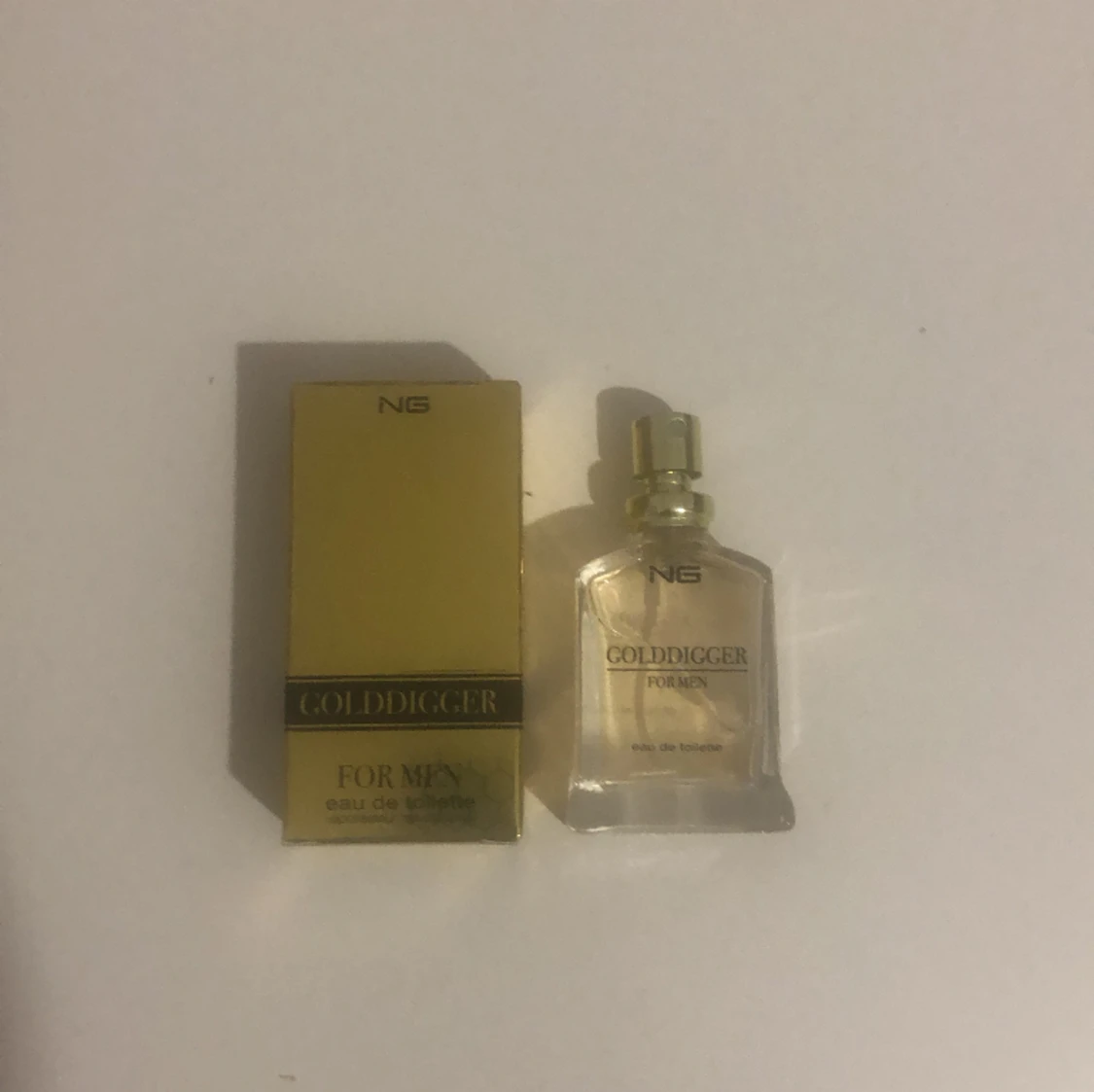 Liten men lyxig parfym  - 91