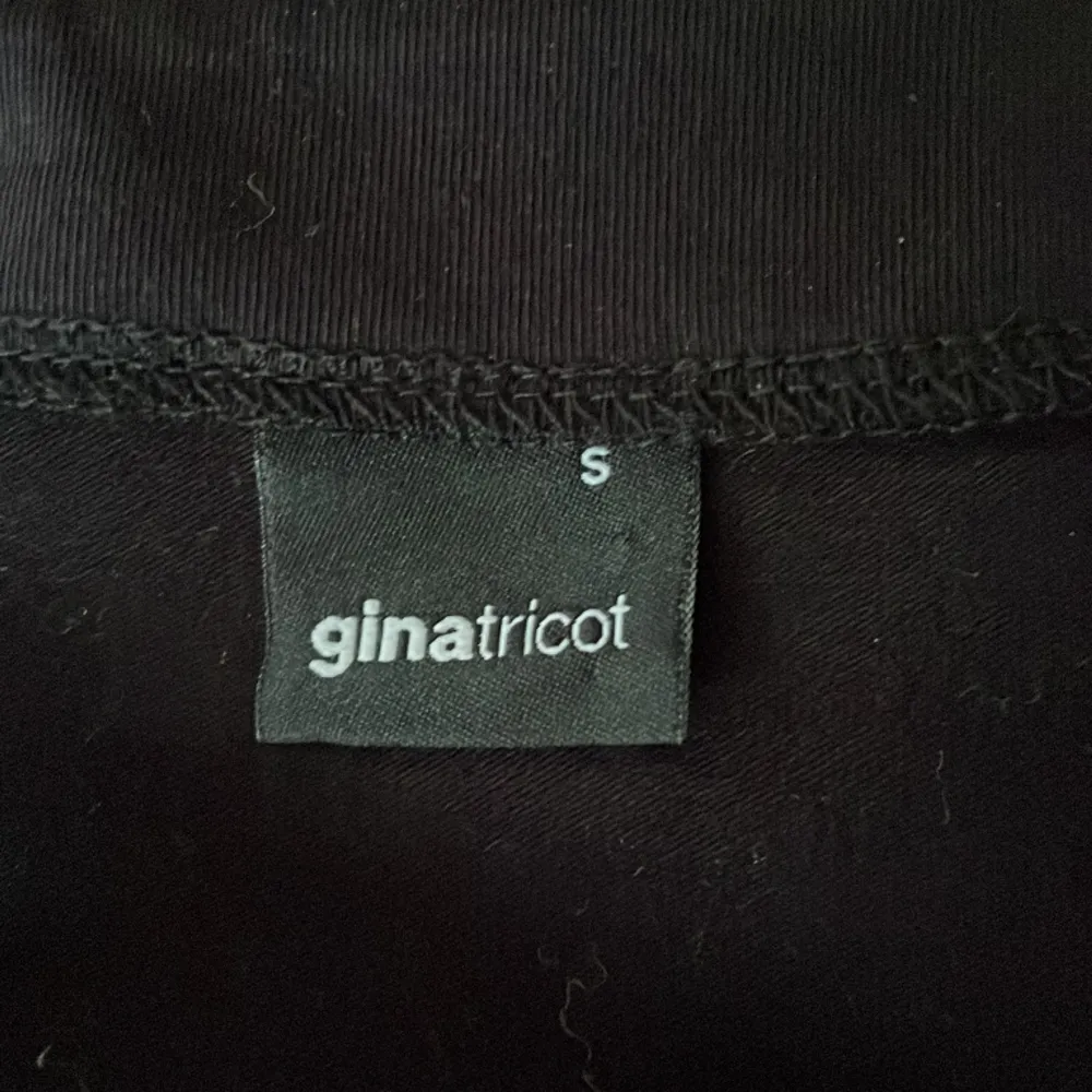 Linne t-shirt från Gina tricot i storlek s. Säljer på grund utav att den inte kommit till användning. Pris kan diskuteras💗. Toppar.