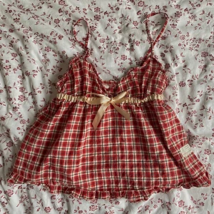 Sött Odd Molly linne! - Rutigt Odd Molly linne i mycket bra skick. Hör av dig vid frågor, om du vill köpa använder du dig av köp nu 💕💕